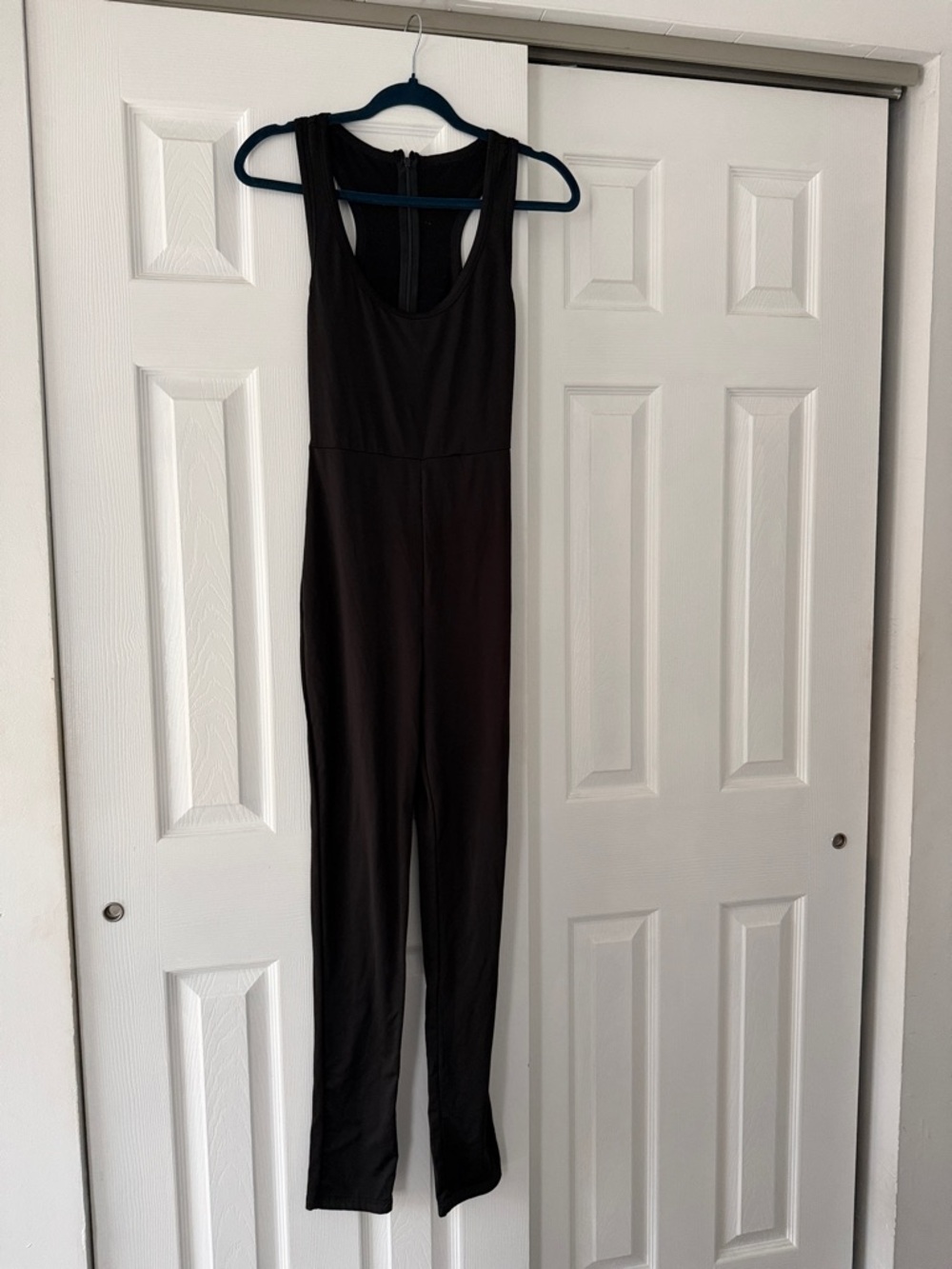 Amazon Essentials Black Sleeveless Jumpsuit
